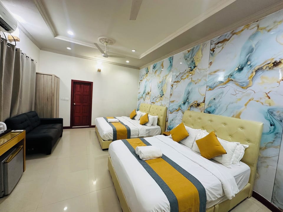 Deluxe Double Room, Garden View | Desk, iron/ironing board, free WiFi