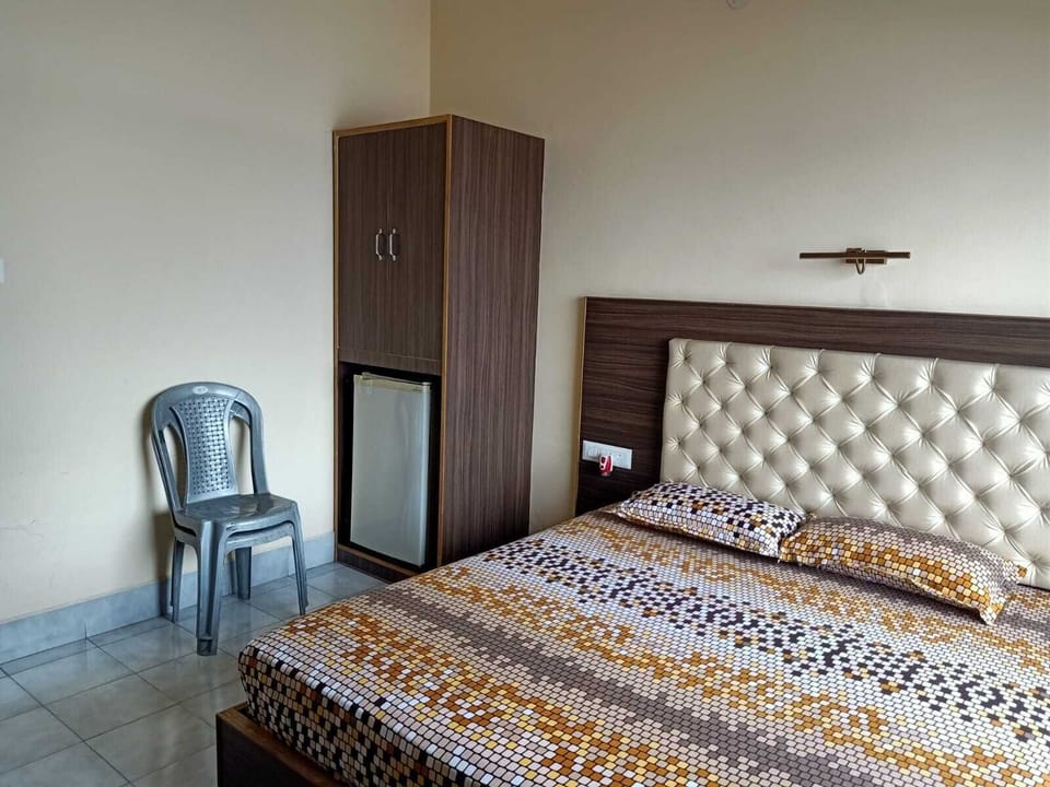 Double Room, 1 Queen Bed, River View | Room amenity