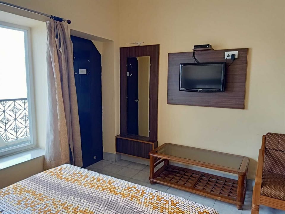 Double Room, 1 Queen Bed, River View | Balcony view