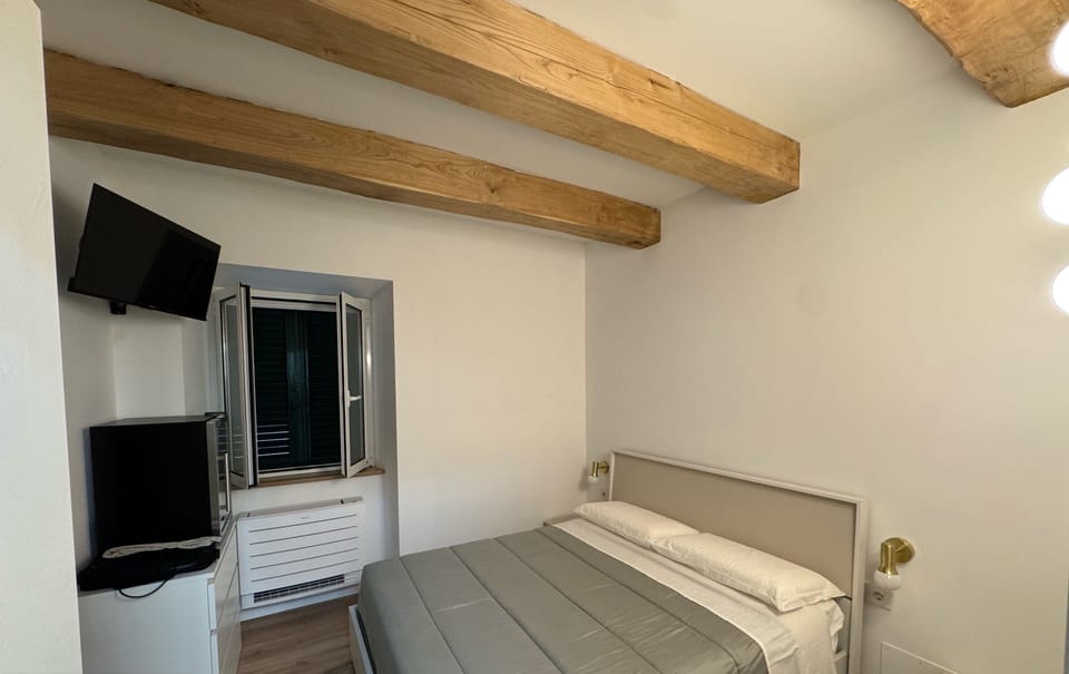 Comfort Double Room, Courtyard View | 4 bedrooms, WiFi (free)
