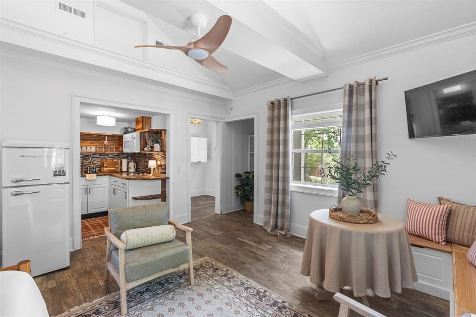 Lookout Mountain Cottage | Free WiFi, bed sheets