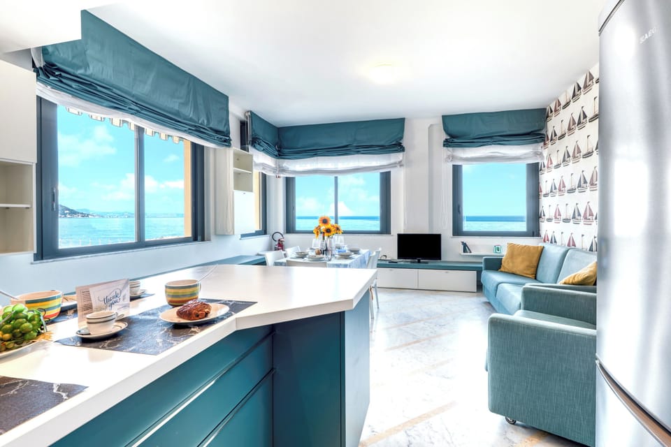 Family Apartment, 2 Bedrooms, 2 Bathrooms, Sea Facing (Front Beach Magic Sea - Sea Front) | Dining