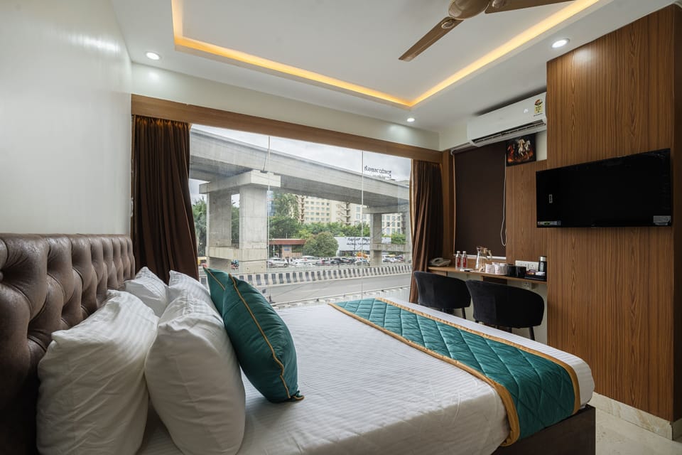 Premium Double Room | Desk, iron/ironing board, free WiFi