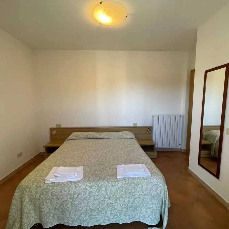 Classic Double or Twin Room | Desk, free WiFi