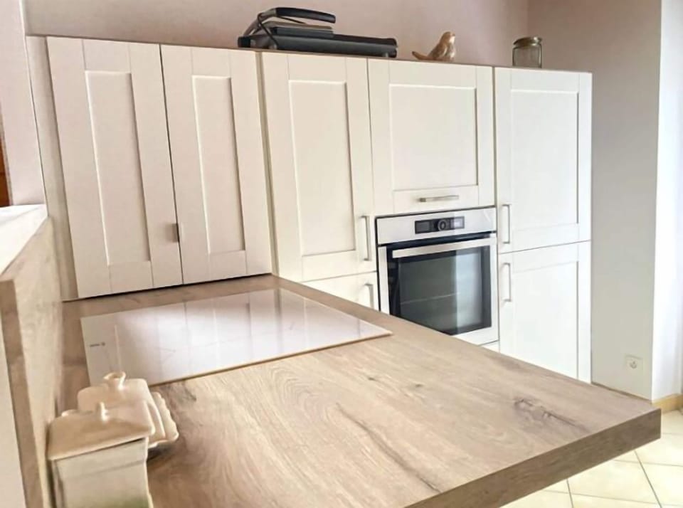 Deluxe Apartment | Private kitchen