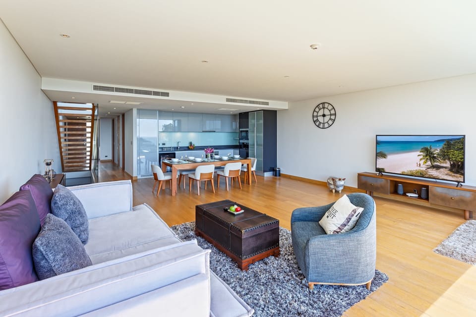Exclusive Condo, 3 Bedrooms, Ocean View | Living area