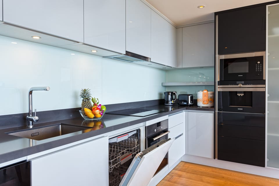 Exclusive Condo, 3 Bedrooms, Ocean View | Private kitchen | Electric kettle