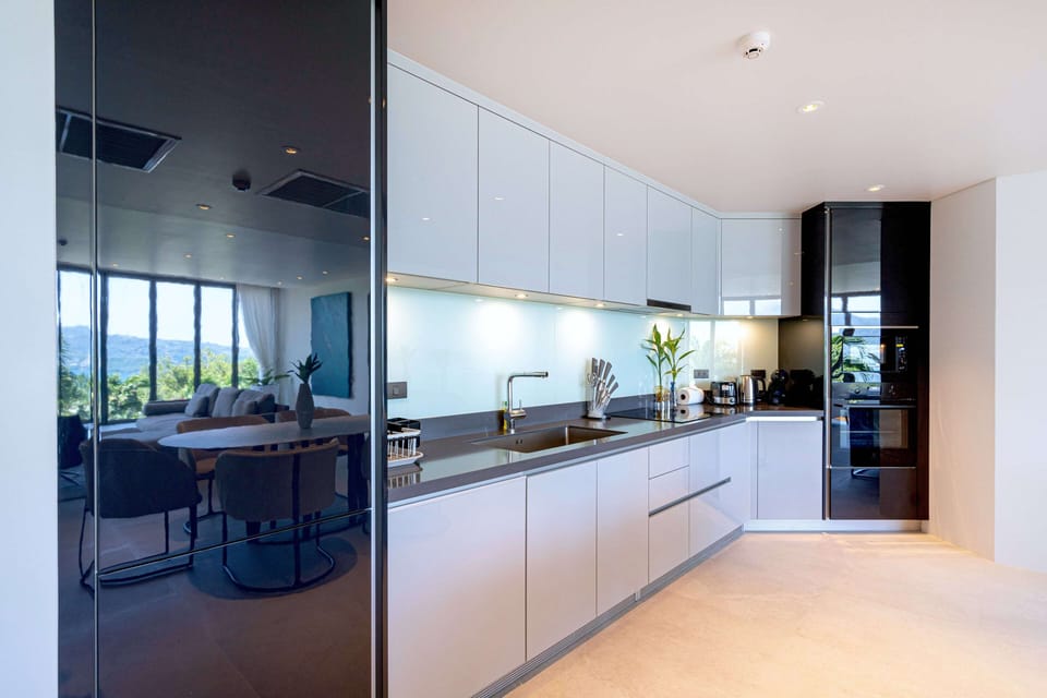 Design Condo, 2 Bedrooms, Ocean View | Private kitchen | Electric kettle