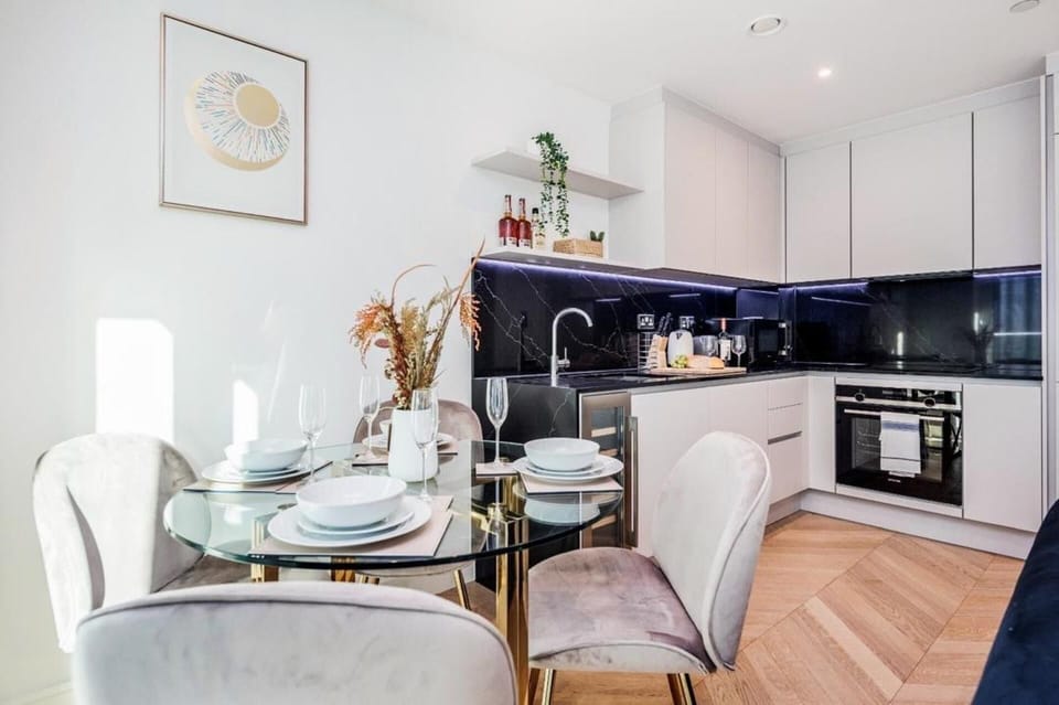 Apartment | Dining