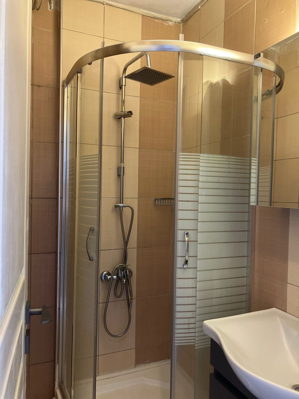 Apartment, Balcony | Bathroom | Shower, hair dryer, towels, toilet paper