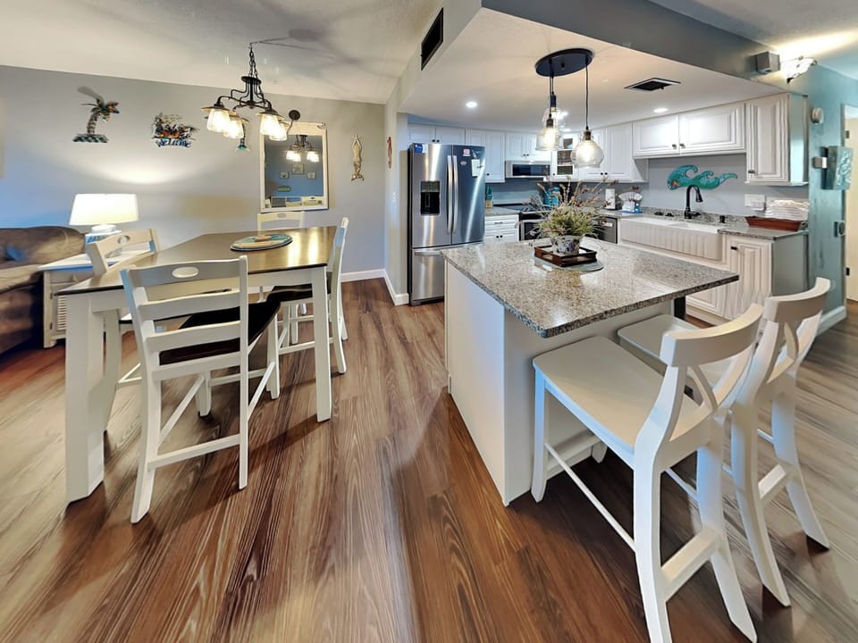 Condo (2 Bedrooms) | Property amenity
