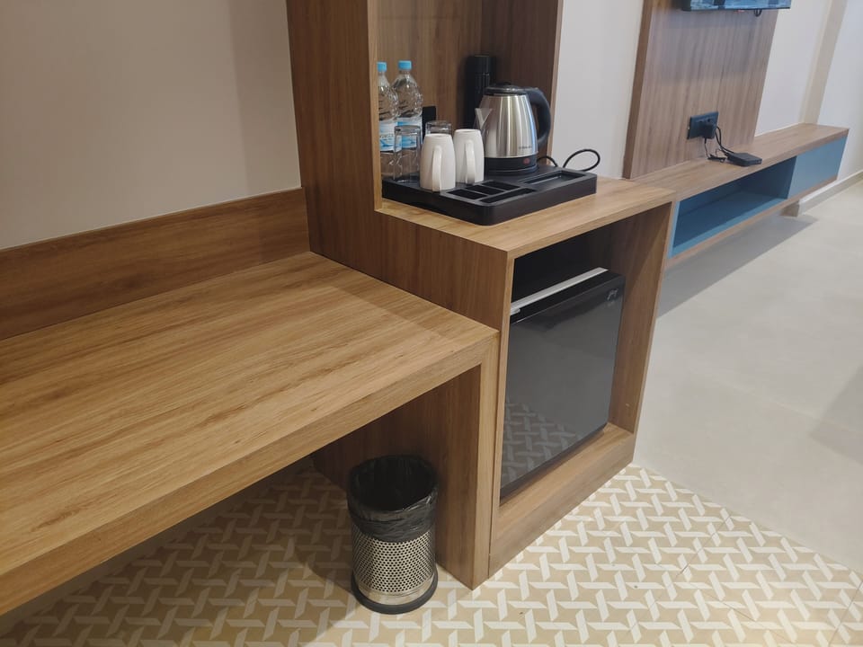 Deluxe Room | Desk, laptop workspace, free WiFi