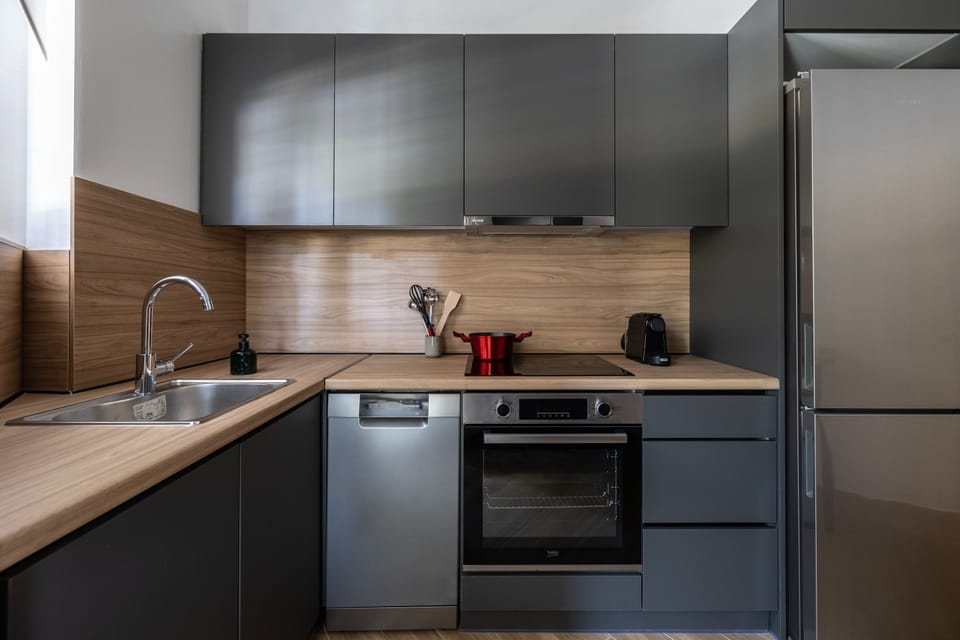 House | Private kitchen | Stovetop, freezer