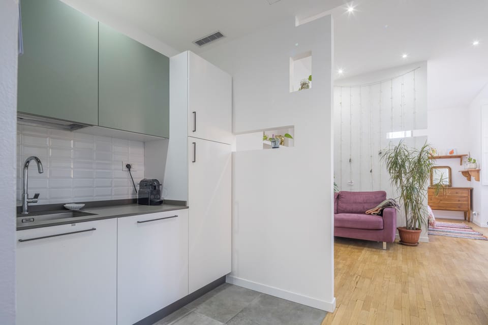 Apartment, Patio | Private kitchen | Espresso maker, fridge, oven, stovetop