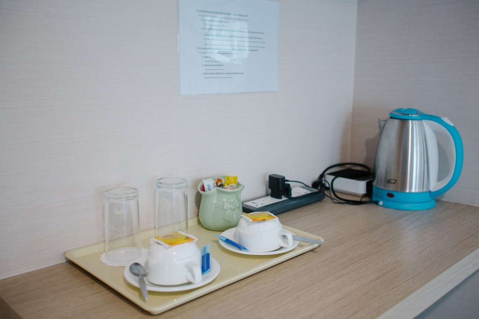 Room, 1 King Bed | Room amenity