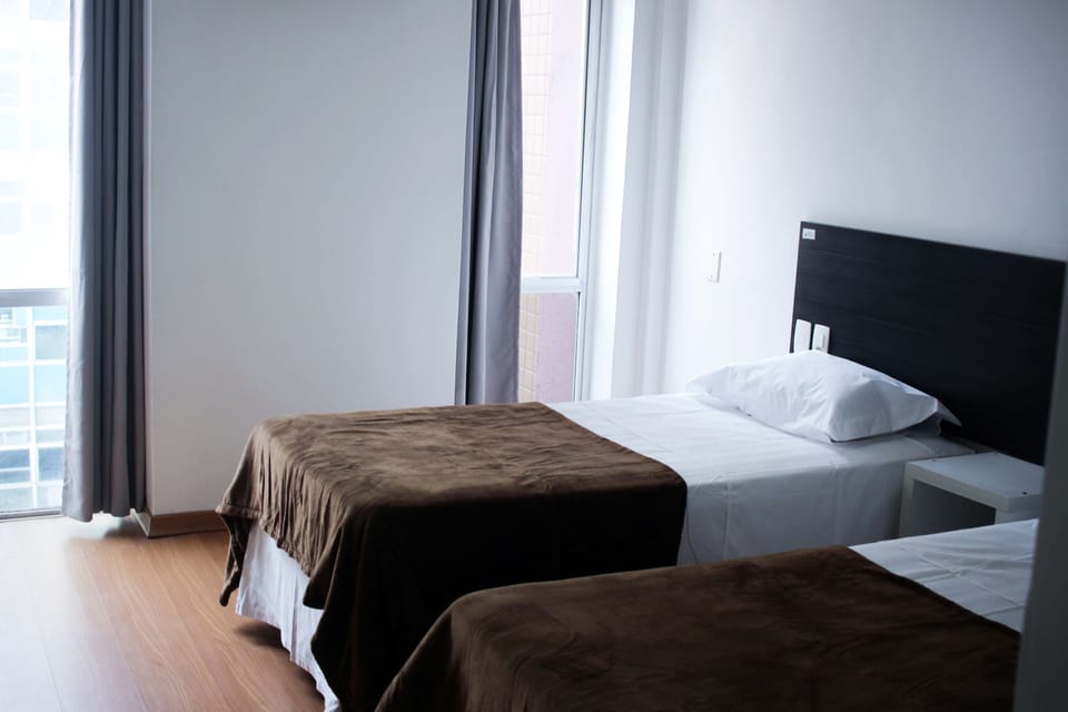 Twin Room | Laptop workspace, free WiFi