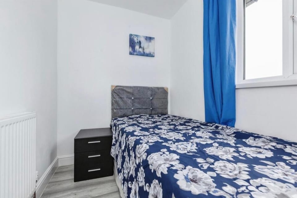 3 Bedroom House- Loughborough-sleeps 5-freeparking House in Loughborough