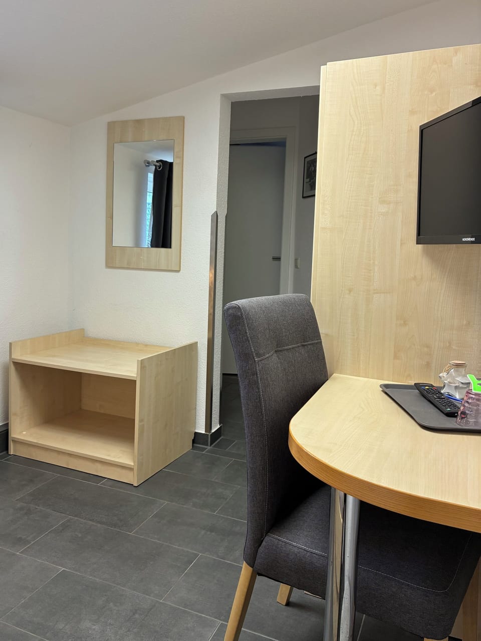 Basic Single Room | Individually decorated, individually furnished, desk, free WiFi