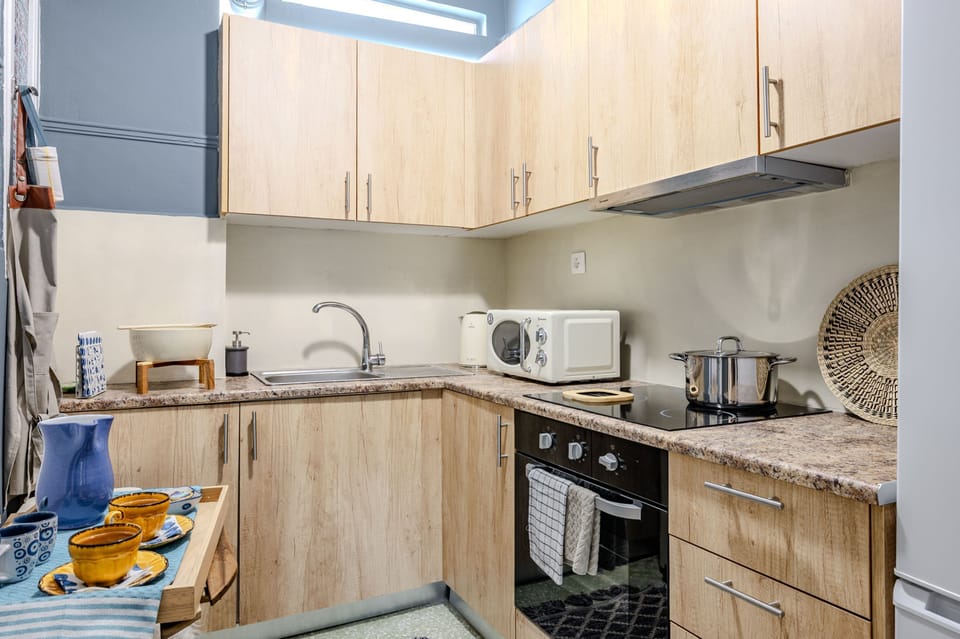 House | 1 bedroom, desk, soundproofing