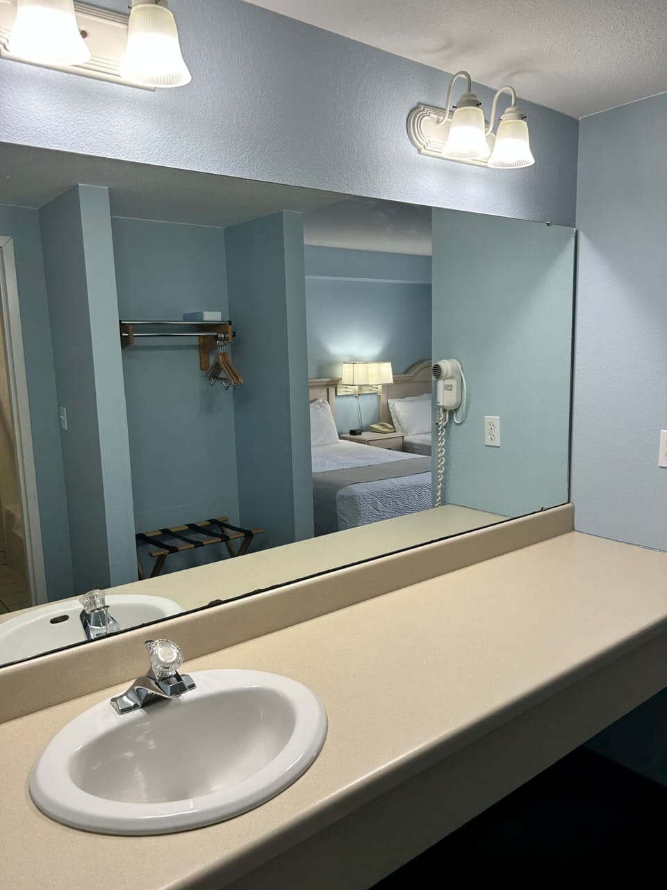 Standard Double Room, 1 Bedroom, Courtyard Area | Bathroom | Combined shower/tub, designer toiletries, hair dryer, towels