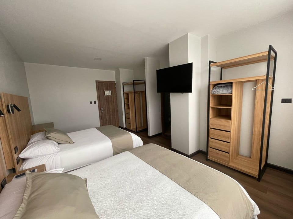 Deluxe Twin Room | Desk, laptop workspace, WiFi (free)