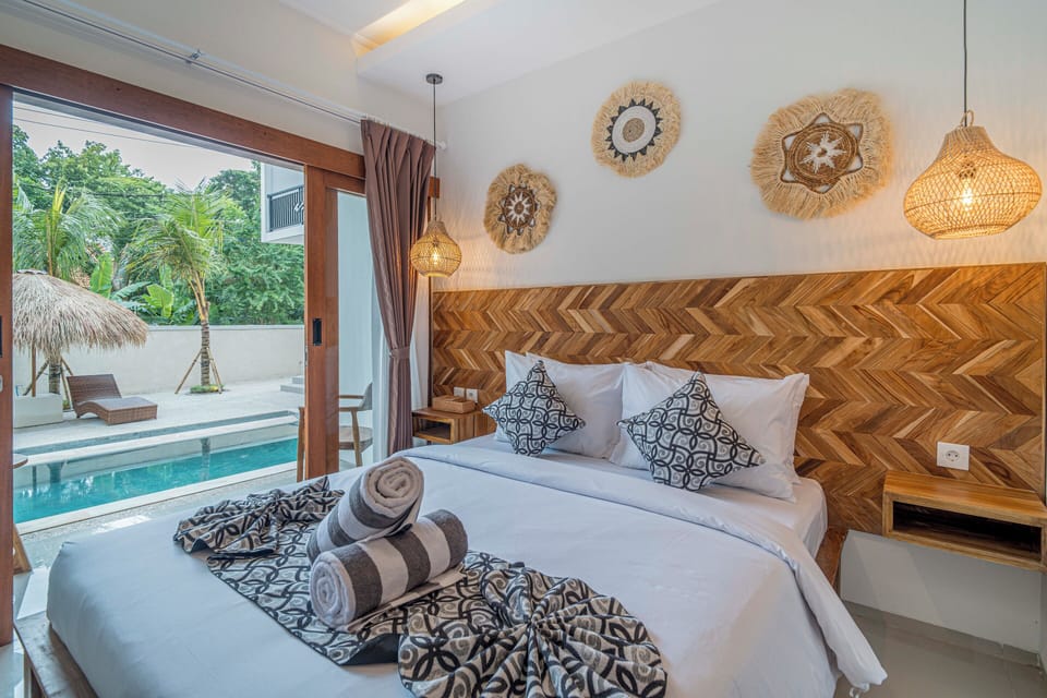 Standard Single Room, Pool View | Iron/ironing board, free WiFi