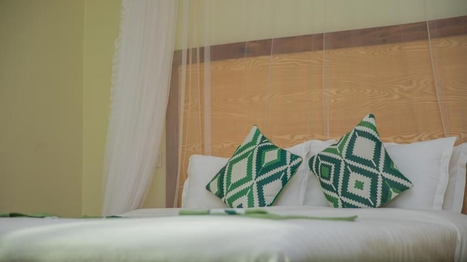 In-room safe, desk, iron/ironing board, free WiFi