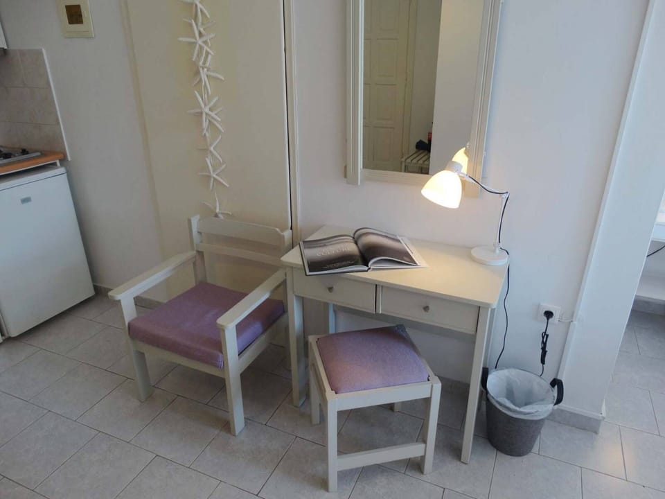Comfort Double Room, 1 Queen Bed, Balcony, Bay View | In-room safe, laptop workspace, free WiFi