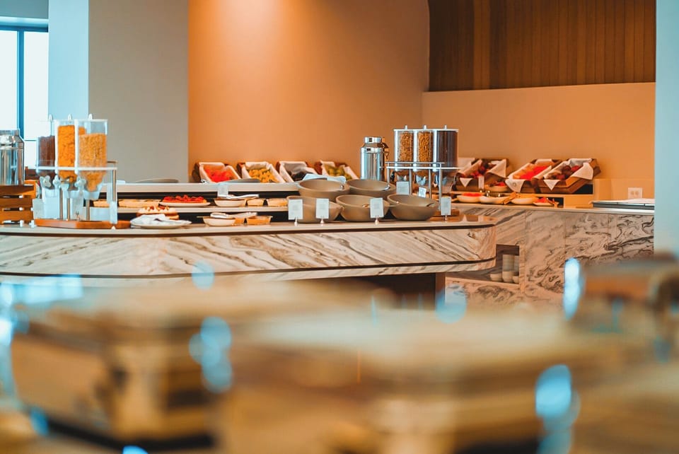 Free daily buffet breakfast