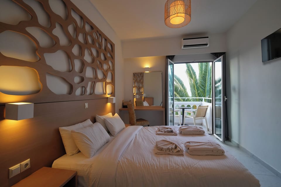 Comfort Double or Twin Room, Private Bathroom, Garden View | Desk, laptop workspace, free WiFi