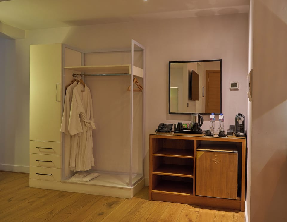 Superior King Suite | In-room safe, desk, free WiFi, bed sheets