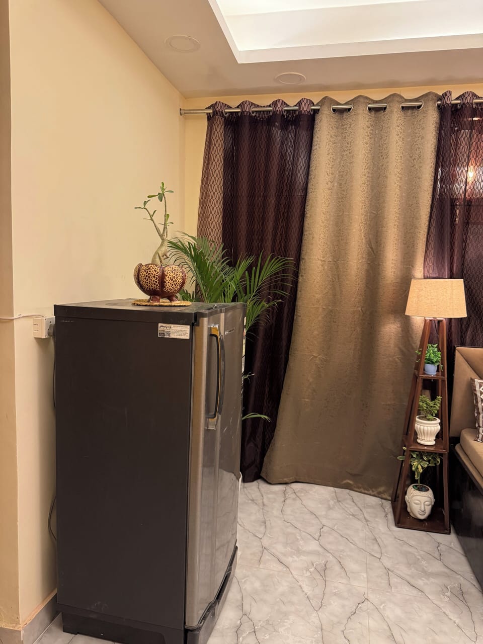 Superior Apartment, Pets Allowed, Garden View | Private kitchen | Shared fridge