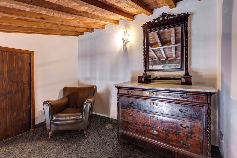 Apartment, Balcony | 4 bedrooms, iron/ironing board, free WiFi