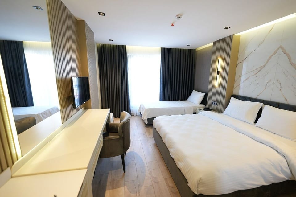 Family Twin Room | In-room safe, soundproofing, bed sheets