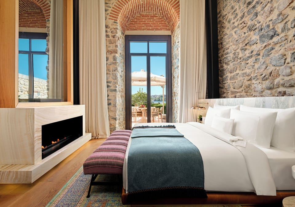 Suite Veranda | Premium bedding, minibar, in-room safe, desk