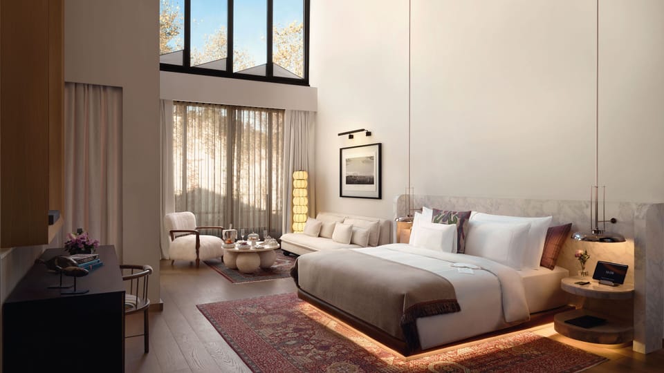 Chambre Lumière | Premium bedding, minibar, in-room safe, desk