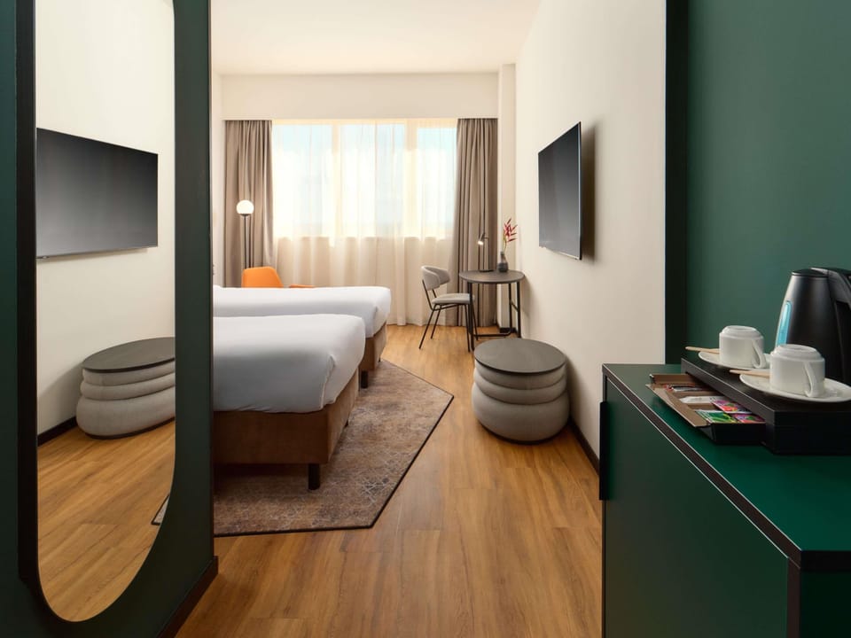Standard Twin Room, 2 Twin Beds, Accessible | Premium bedding, memory foam beds, minibar, in-room safe