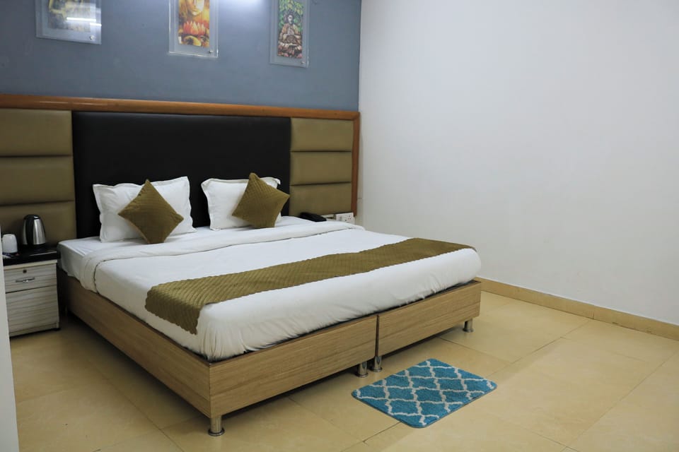 Deluxe Double Room, Balcony, City View | Free WiFi