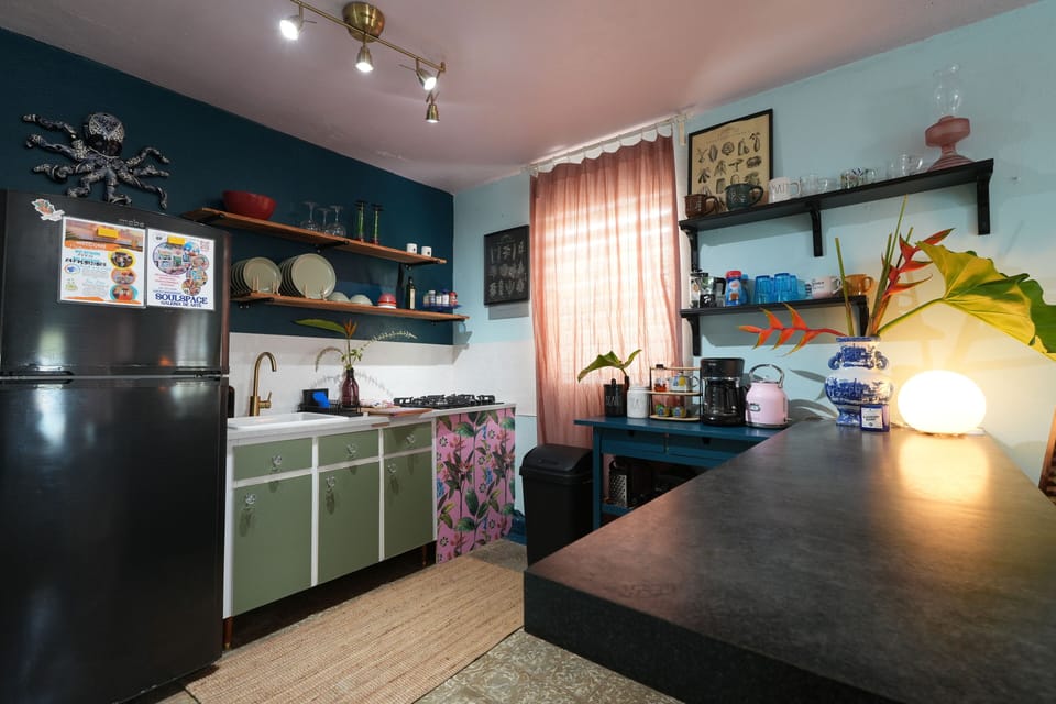 Comfort Apartment, 2 Bedrooms, Kitchen | Private kitchen | Coffee/tea maker, electric kettle