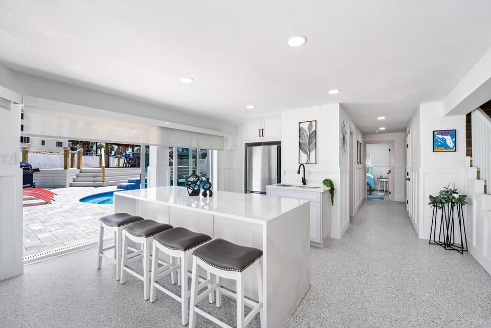 House, Multiple Beds (Bayview Beach House) | Interior