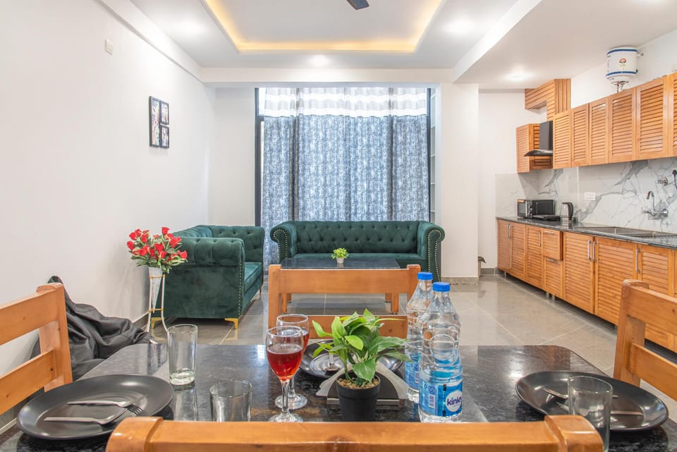 Premium Apartment, 3 Bedrooms, Balcony, Mountain View | Free WiFi