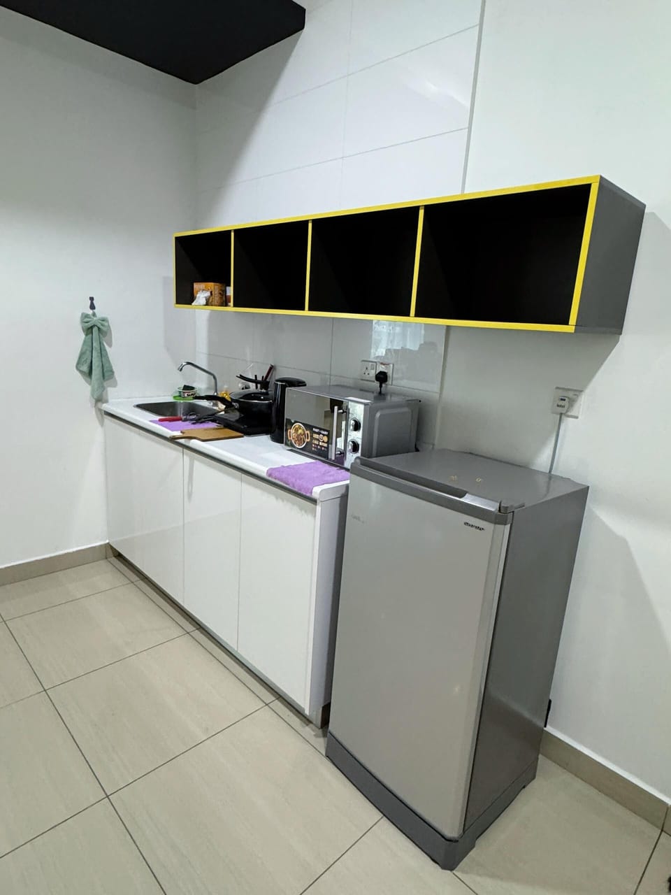 Family Apartment, City View | Private kitchen