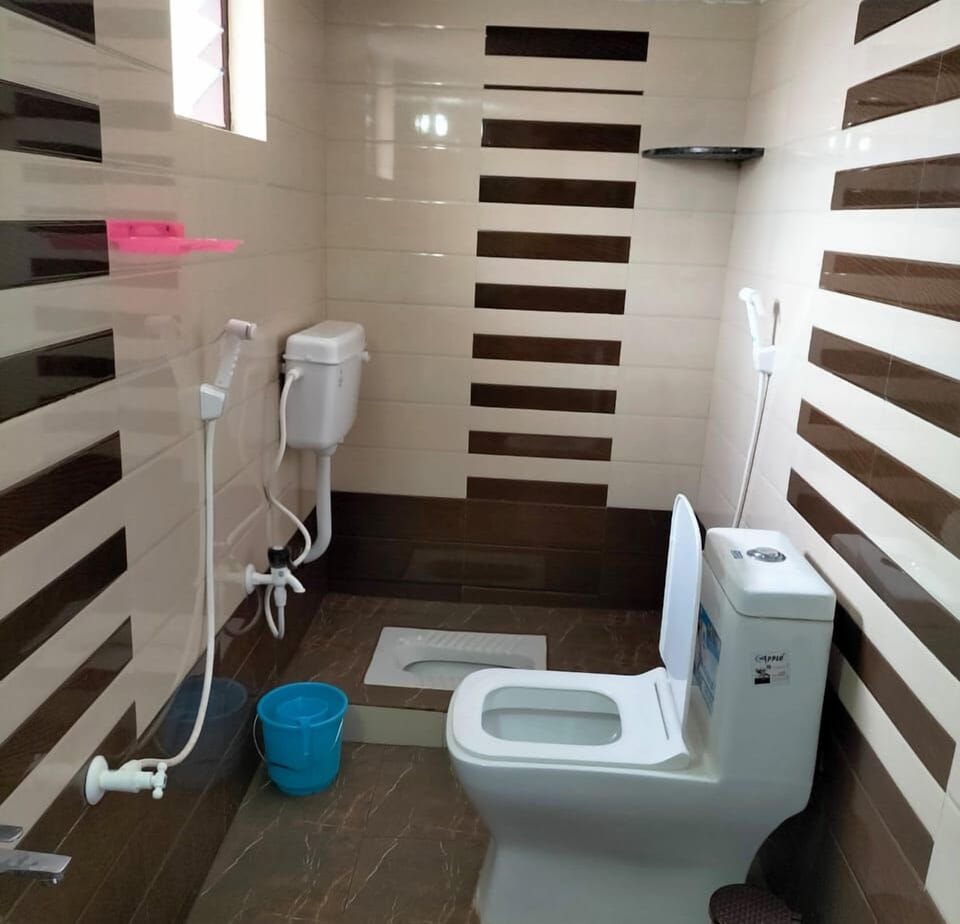 Free toiletries, towels, soap, toilet paper