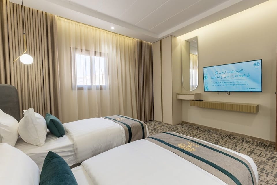 In-room safe, iron/ironing board