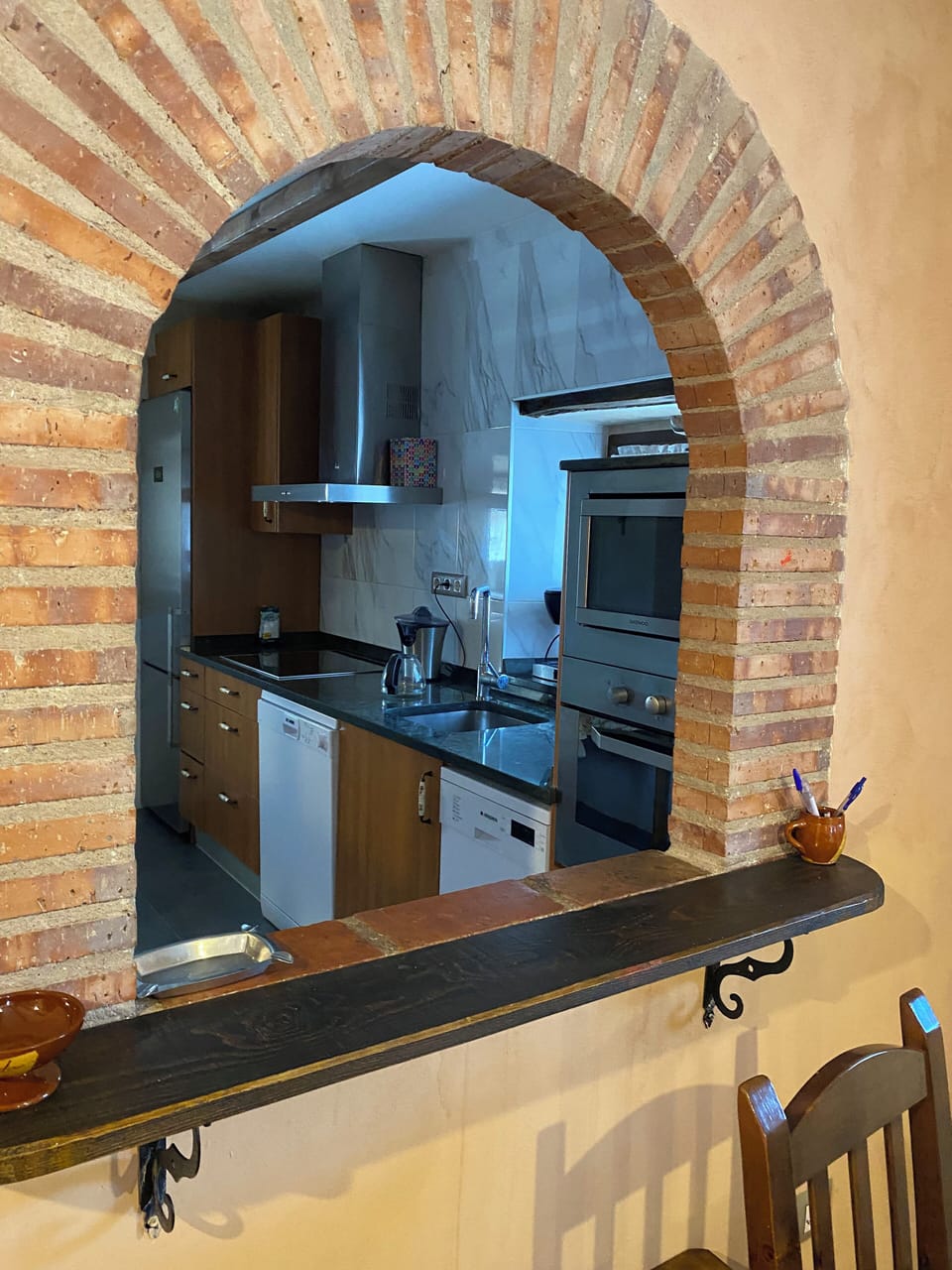 Casa Rural El Pastor | Private kitchen | Full-size fridge, microwave, oven, stovetop