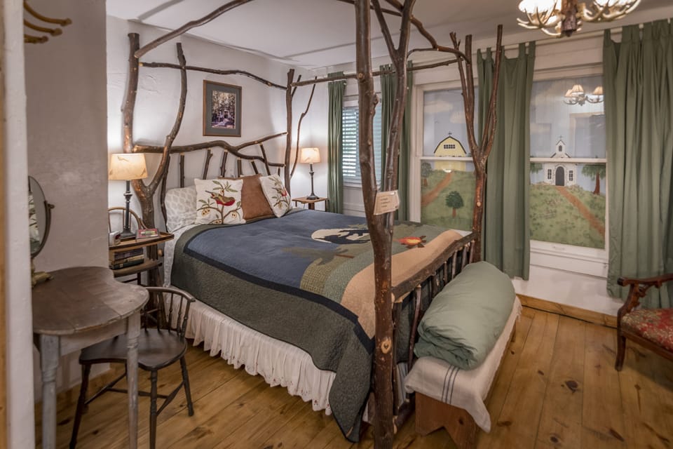 Country Woods Inn Cottage in Glen Rose