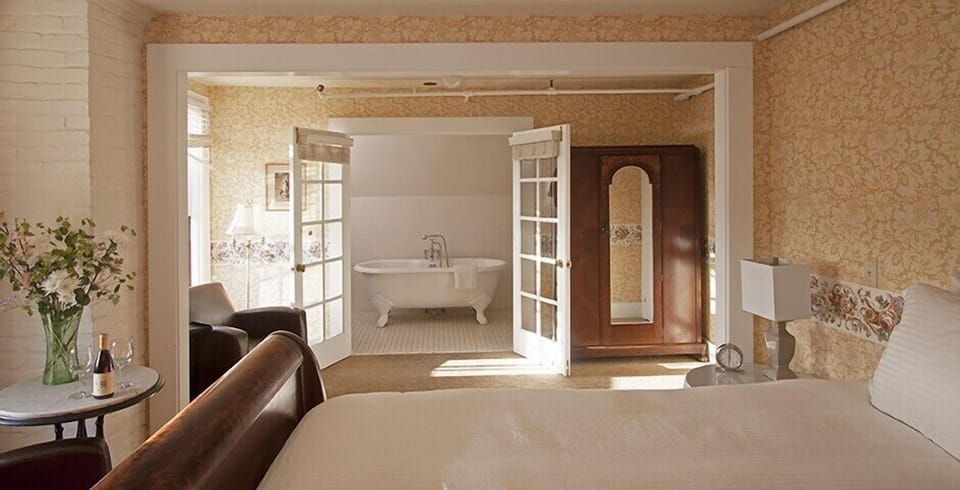 Deluxe Room | Premium bedding, pillowtop beds, individually decorated