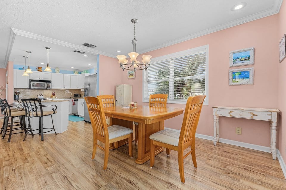 House, 2 Bedrooms | Dining