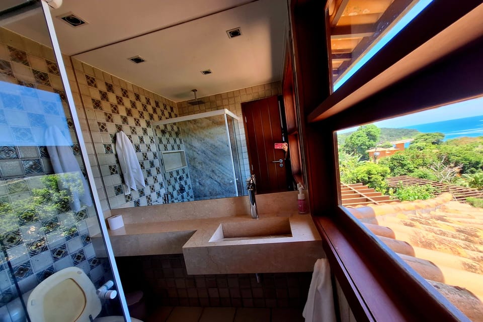 Superior Double Room, Sea View | Bathroom | Shower, free toiletries, towels