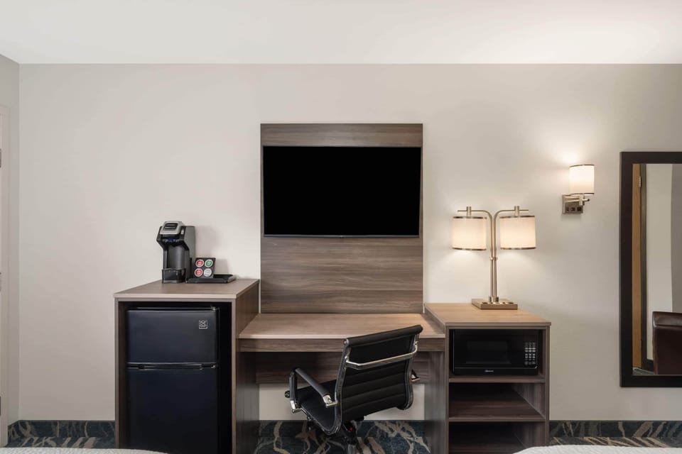 Room, 2 Queen Beds, Non Smoking | Premium bedding, down comforters, pillowtop beds, laptop workspace